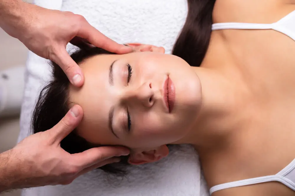How Massage Therapy Reduces Stress, Pain & Anxiety Naturally